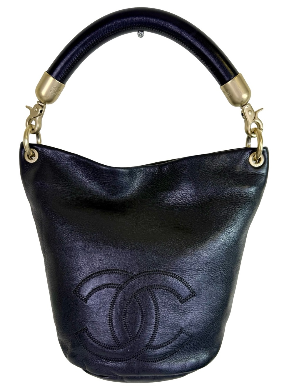 CHANEL CC LOGO BUCKET BAG IN BLACK LAMBSKIN LEATHER